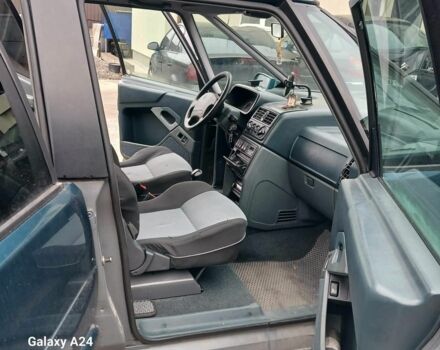 Зелений Рено 4, об'ємом двигуна 2.1 л та пробігом 270 тис. км за 3600 $, фото 6 на Automoto.ua