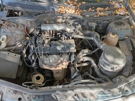 Зеленый Рено 4, объемом двигателя 1.6 л и пробегом 140 тыс. км за 351 $, фото 1 на Automoto.ua