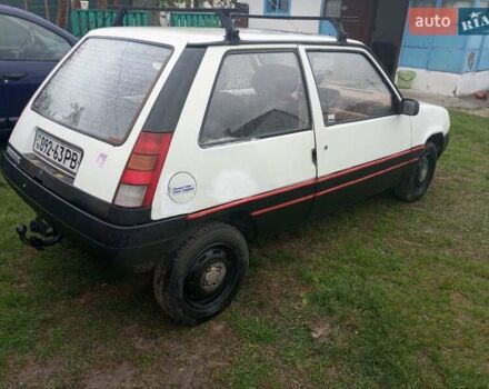 Белый Рено 5, объемом двигателя 1.4 л и пробегом 300 тыс. км за 800 $, фото 2 на Automoto.ua