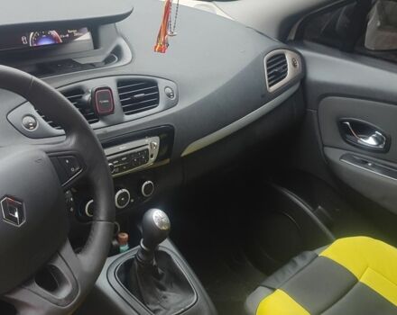 Белый Рено 5, объемом двигателя 1.5 л и пробегом 204 тыс. км за 7899 $, фото 4 на Automoto.ua