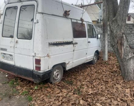 Белый Рено 5, объемом двигателя 1 л и пробегом 200 тыс. км за 477 $, фото 2 на Automoto.ua