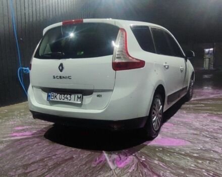 Белый Рено 5, объемом двигателя 1.5 л и пробегом 212 тыс. км за 7600 $, фото 1 на Automoto.ua