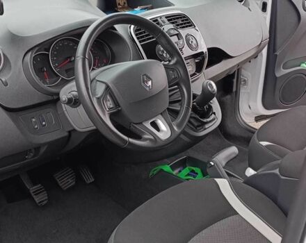 Белый Рено 5, объемом двигателя 1.5 л и пробегом 195 тыс. км за 9872 $, фото 2 на Automoto.ua