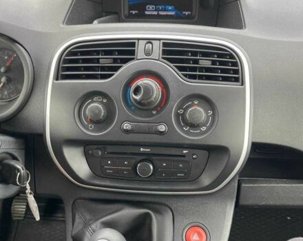 Белый Рено 5, объемом двигателя 1.5 л и пробегом 120 тыс. км за 13000 $, фото 11 на Automoto.ua