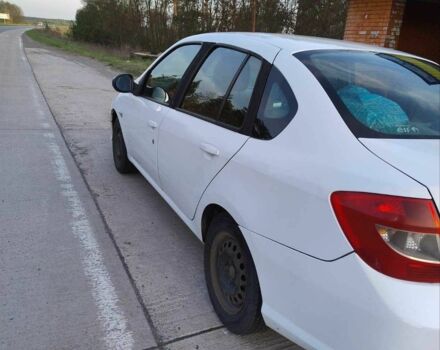 Белый Рено 5, объемом двигателя 1.4 л и пробегом 282 тыс. км за 3600 $, фото 3 на Automoto.ua