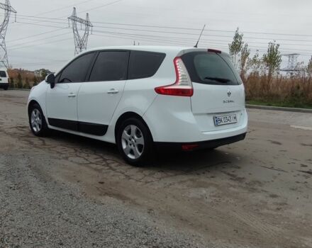Белый Рено 5, объемом двигателя 1.5 л и пробегом 204 тыс. км за 7900 $, фото 1 на Automoto.ua