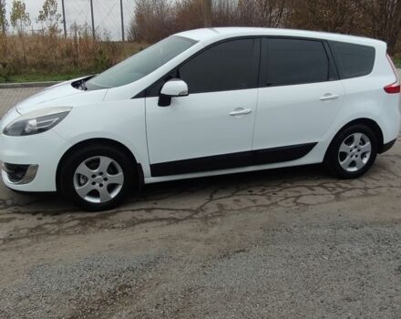 Белый Рено 5, объемом двигателя 1.5 л и пробегом 204 тыс. км за 7900 $, фото 2 на Automoto.ua