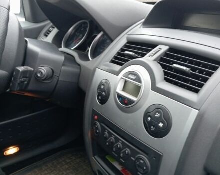 Білий Рено 5, об'ємом двигуна 0 л та пробігом 120 тис. км за 5977 $, фото 14 на Automoto.ua