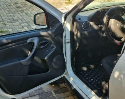 Рено 5 2016 у Новомосковске на Automoto.ua Білий Рено 5, об'ємом двигуна 1.5 л та пробігом 315 тис. км за 9000 $, фото 5 на Automoto.ua