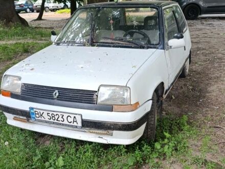 Білий Рено 5, об'ємом двигуна 1.1 л та пробігом 1000 тис. км за 224 $, фото 1 на Automoto.ua