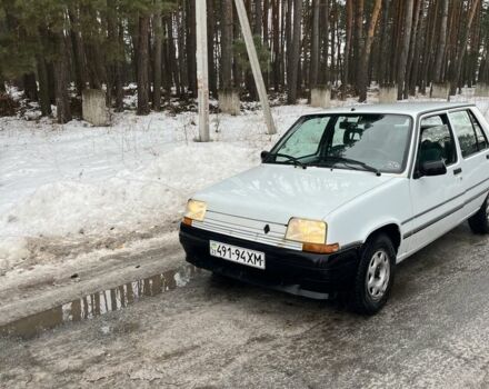 Белый Рено 5, объемом двигателя 0 л и пробегом 150 тыс. км за 850 $, фото 1 на Automoto.ua
