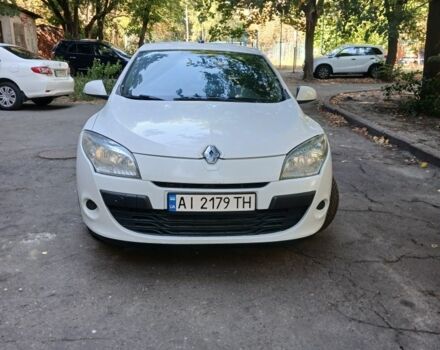 Белый Рено 5, объемом двигателя 1.5 л и пробегом 400 тыс. км за 5794 $, фото 1 на Automoto.ua