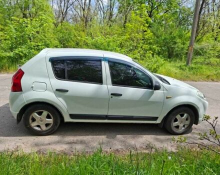 Белый Рено 5, объемом двигателя 0 л и пробегом 156 тыс. км за 4998 $, фото 1 на Automoto.ua
