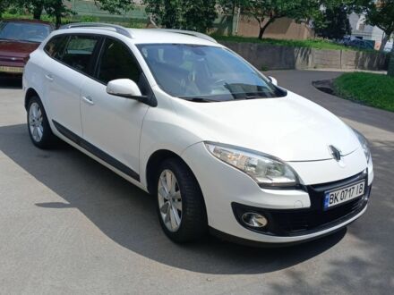 Белый Рено 5, объемом двигателя 1.5 л и пробегом 247 тыс. км за 7800 $, фото 1 на Automoto.ua