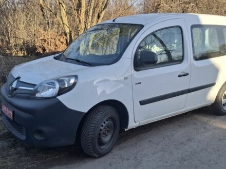 Белый Рено 5, объемом двигателя 0 л и пробегом 78 тыс. км за 7400 $, фото 1 на Automoto.ua