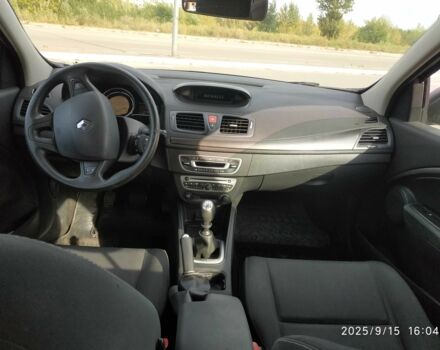 Черный Рено 5, объемом двигателя 1.4 л и пробегом 193 тыс. км за 5999 $, фото 12 на Automoto.ua