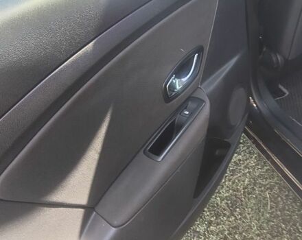 Черный Рено 5, объемом двигателя 1.5 л и пробегом 265 тыс. км за 6400 $, фото 7 на Automoto.ua