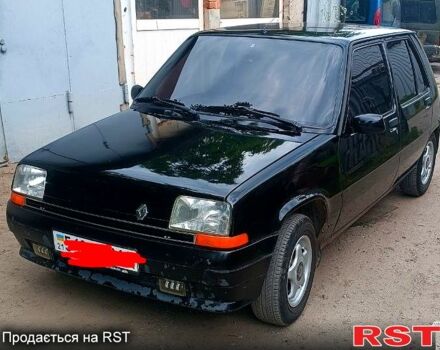 Черный Рено 5, объемом двигателя 1.4 л и пробегом 156 тыс. км за 1800 $, фото 1 на Automoto.ua