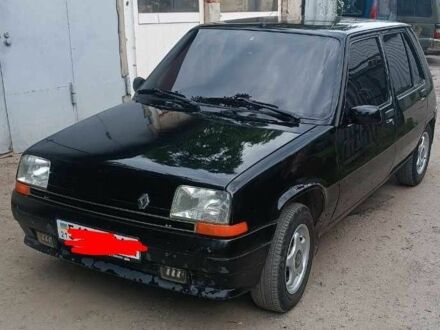Чорний Рено 5, об'ємом двигуна 1.4 л та пробігом 156 тис. км за 1801 $, фото 1 на Automoto.ua