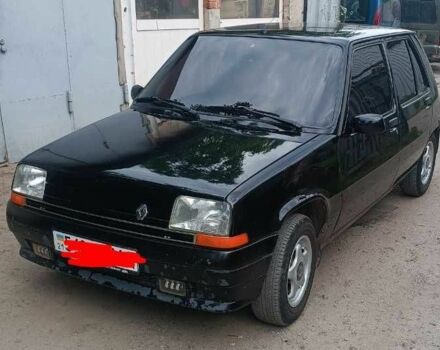 Черный Рено 5, объемом двигателя 1.4 л и пробегом 156 тыс. км за 1801 $, фото 1 на Automoto.ua