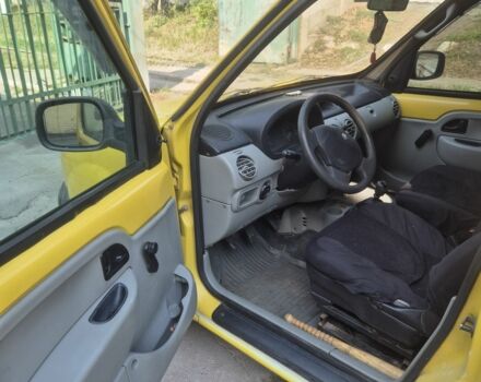 Желтый Рено 5, объемом двигателя 1.4 л и пробегом 350 тыс. км за 2700 $, фото 7 на Automoto.ua