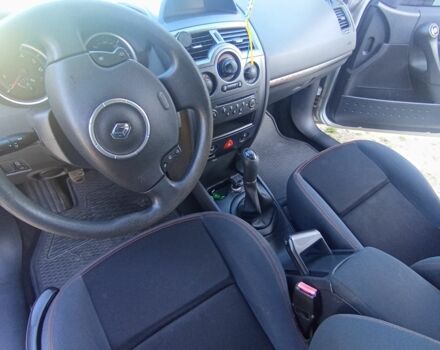 Серый Рено 5, объемом двигателя 1.6 л и пробегом 216 тыс. км за 4999 $, фото 14 на Automoto.ua