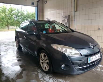 Серый Рено 5, объемом двигателя 1.5 л и пробегом 25 тыс. км за 7100 $, фото 2 на Automoto.ua