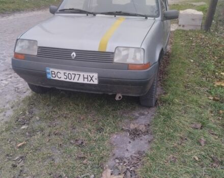 Сірий Рено 5, об'ємом двигуна 1.4 л та пробігом 50 тис. км за 400 $, фото 1 на Automoto.ua
