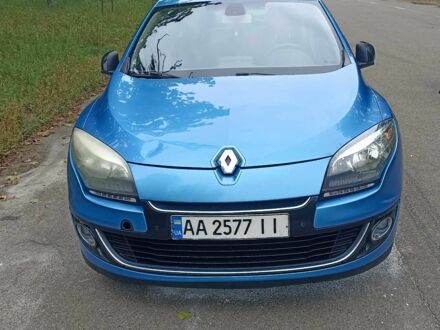 Рено 5 2012 в Киеве на Automoto.ua Синий Рено 5, объемом двигателя 1.5 л и пробегом 375 тыс. км за 6800 $, фото 1 на Automoto.ua