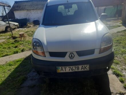 Белый Рено 6, объемом двигателя 0 л и пробегом 200 тыс. км за 2500 $, фото 1 на Automoto.ua