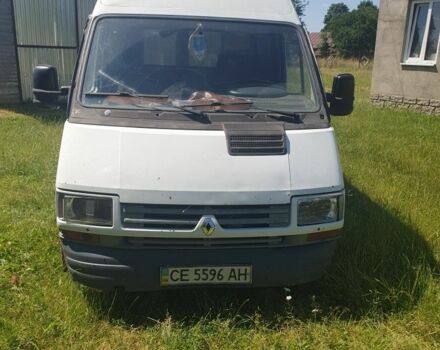 Білий Рено 8, об'ємом двигуна 2.5 л та пробігом 555 тис. км за 1100 $, фото 3 на Automoto.ua