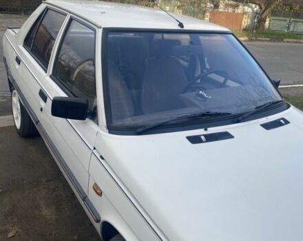 Белый Рено 9, объемом двигателя 0 л и пробегом 2 тыс. км за 1600 $, фото 3 на Automoto.ua