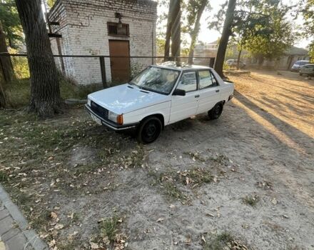 Білий Рено 9, об'ємом двигуна 0 л та пробігом 300 тис. км за 292 $, фото 1 на Automoto.ua