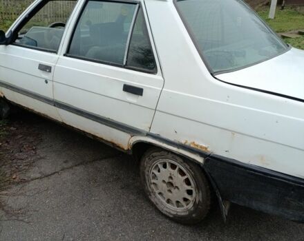 Білий Рено 9, об'ємом двигуна 1.7 л та пробігом 1000 тис. км за 474 $, фото 3 на Automoto.ua