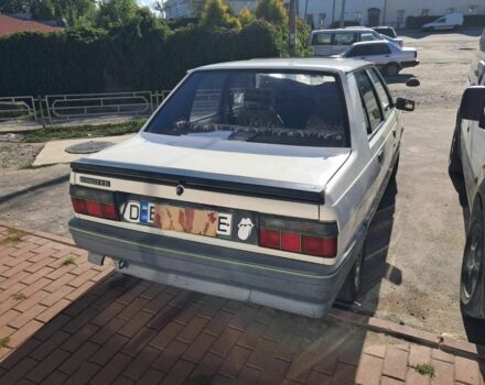 Белый Рено 9, объемом двигателя 1.1 л и пробегом 350 тыс. км за 950 $, фото 3 на Automoto.ua