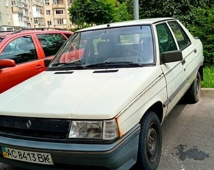Белый Рено 9, объемом двигателя 1.4 л и пробегом 0 тыс. км за 800 $, фото 2 на Automoto.ua