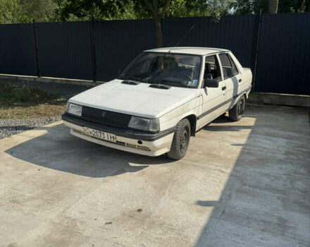 Белый Рено 9, объемом двигателя 1.4 л и пробегом 255 тыс. км за 500 $, фото 3 на Automoto.ua