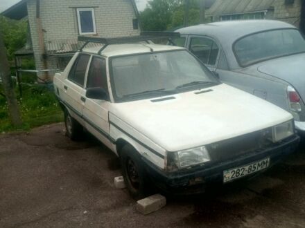 Рено 9 1980 в Чернигове на Automoto.ua Белый Рено 9, объемом двигателя 0 л и пробегом 300 тыс. км за 242 $, фото 1 на Automoto.ua