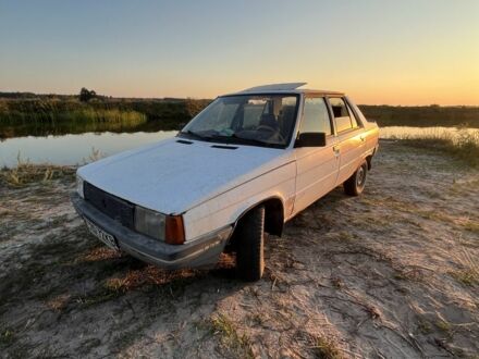 Рено 9 1985 в Фастове на Automoto.ua Белый Рено 9, объемом двигателя 0 л и пробегом 300 тыс. км за 292 $, фото 1 на Automoto.ua