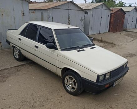 Белый Рено 9, объемом двигателя 1.4 л и пробегом 205 тыс. км за 2200 $, фото 1 на Automoto.ua