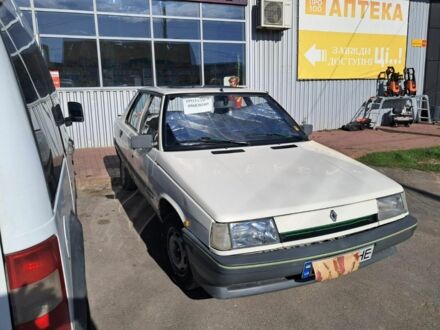 Білий Рено 9, об'ємом двигуна 1.1 л та пробігом 350 тис. км за 950 $, фото 1 на Automoto.ua