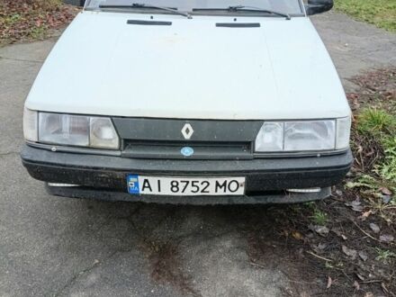 Білий Рено 9, об'ємом двигуна 1.7 л та пробігом 1000 тис. км за 474 $, фото 1 на Automoto.ua