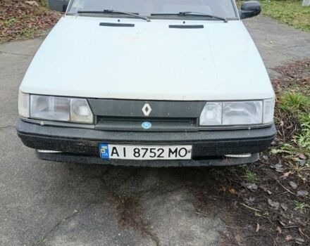 Білий Рено 9, об'ємом двигуна 1.7 л та пробігом 1000 тис. км за 365 $, фото 1 на Automoto.ua