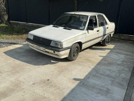Білий Рено 9, об'ємом двигуна 1.4 л та пробігом 255 тис. км за 500 $, фото 1 на Automoto.ua