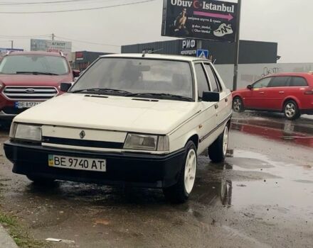 Белый Рено 9, объемом двигателя 0 л и пробегом 2 тыс. км за 1600 $, фото 1 на Automoto.ua