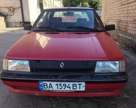 Червоний Рено 9, об'ємом двигуна 1.4 л та пробігом 435 тис. км за 729 $, фото 1 на Automoto.ua