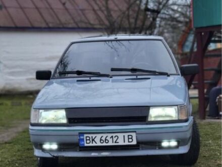 Рено 9 1987 у Олевске на Automoto.ua Сірий Рено 9, об'ємом двигуна 1.4 л та пробігом 300 тис. км за 900 $, фото 1 на Automoto.ua