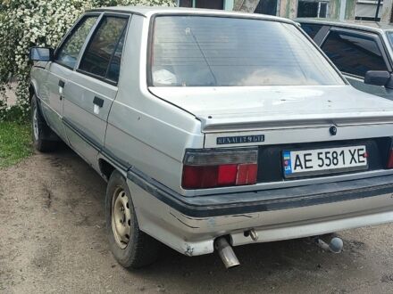 Рено 9 1987 у Павлограде на Automoto.ua Сірий Рено 9, об'ємом двигуна 1.4 л та пробігом 1 тис. км за 800 $, фото 1 на Automoto.ua
