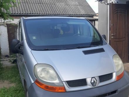 Серый Рено 9, объемом двигателя 2.5 л и пробегом 430 тыс. км за 4500 $, фото 1 на Automoto.ua