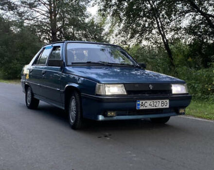 Синий Рено 9, объемом двигателя 1.4 л и пробегом 300 тыс. км за 1400 $, фото 1 на Automoto.ua